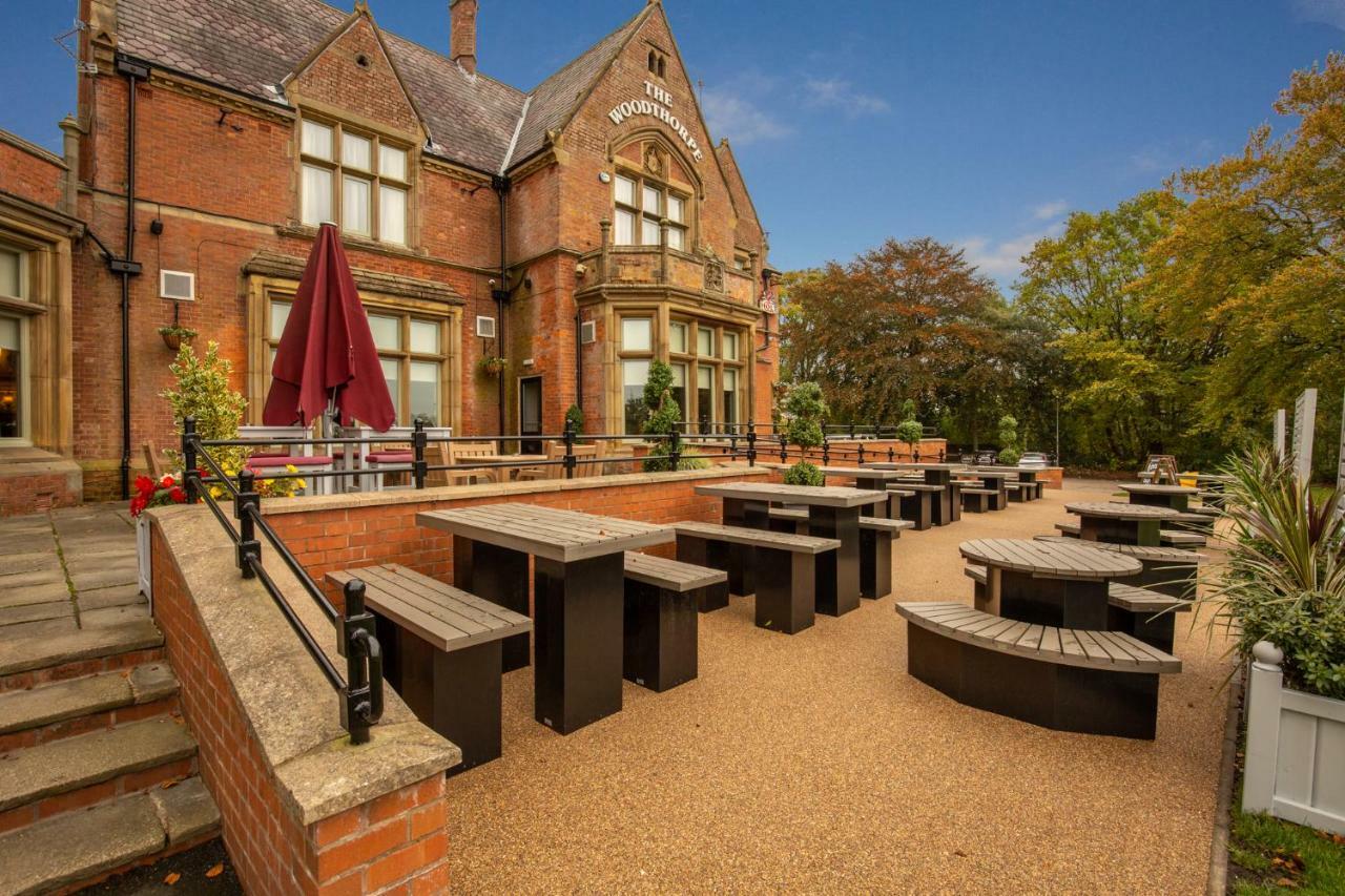 Woodthorpe Hotel Prestwich Bagian luar foto