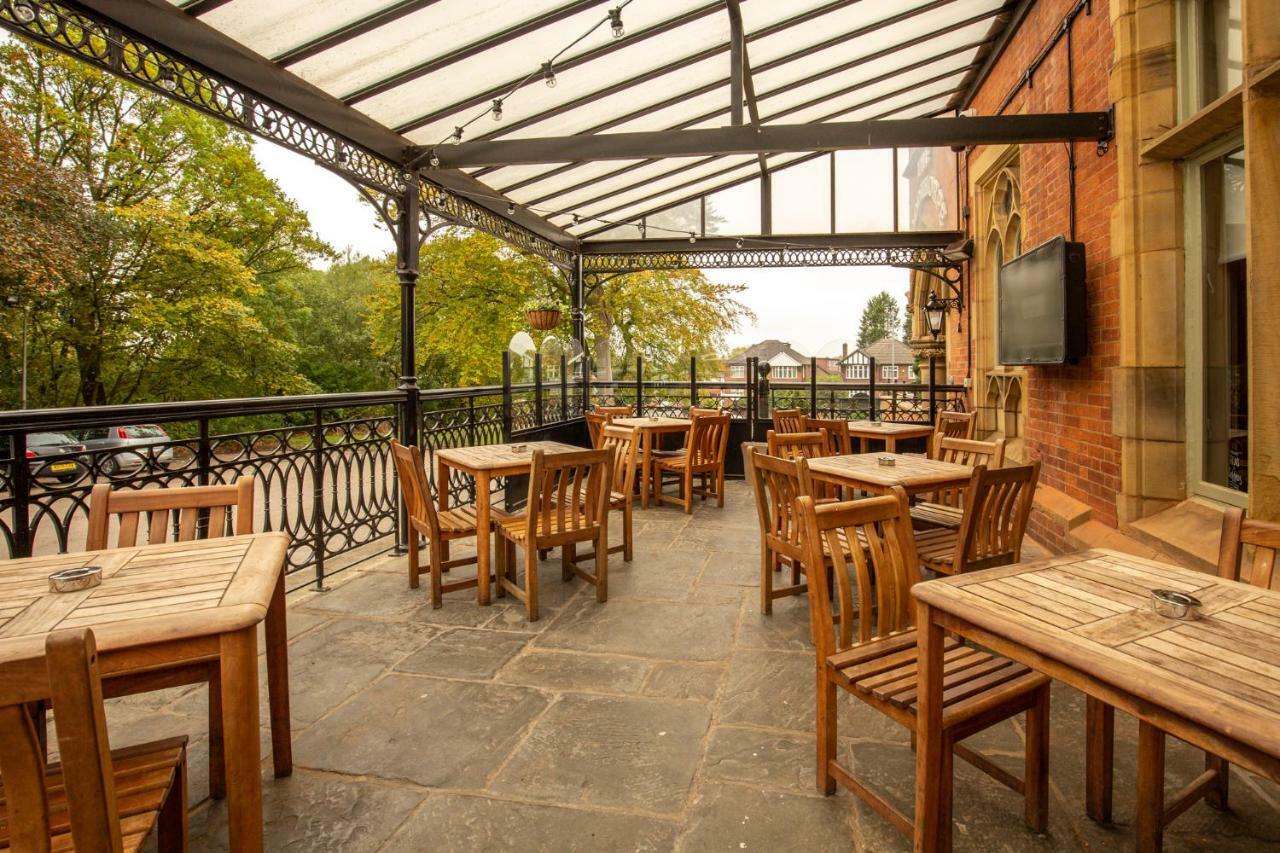 Woodthorpe Hotel Prestwich Bagian luar foto