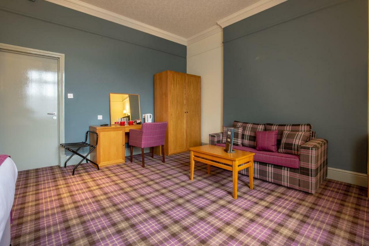 Woodthorpe Hotel Prestwich Bagian luar foto