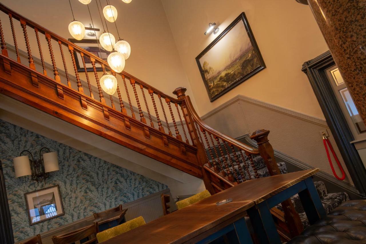 Woodthorpe Hotel Prestwich Bagian luar foto