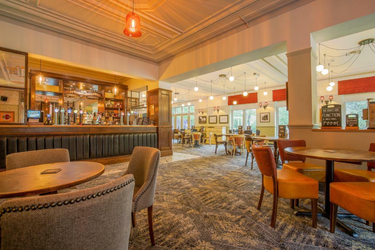 Woodthorpe Hotel Prestwich Bagian luar foto