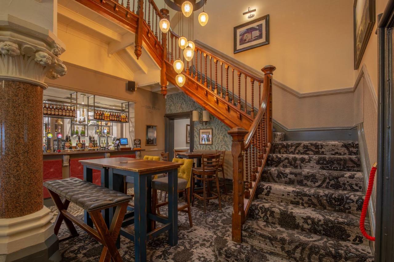 Woodthorpe Hotel Prestwich Bagian luar foto